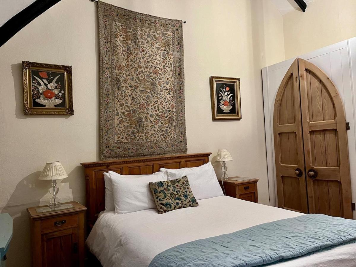 Holiday home Quirky, Comfortable, Converted Chapel *